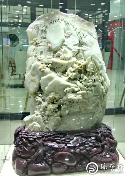 震撼人心的大型白玉山子雕—— 《金瓯》